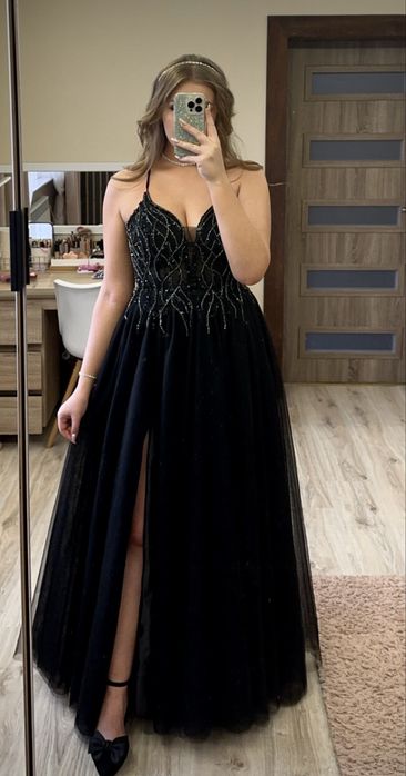 Czarna tiulowa sukienka maxi