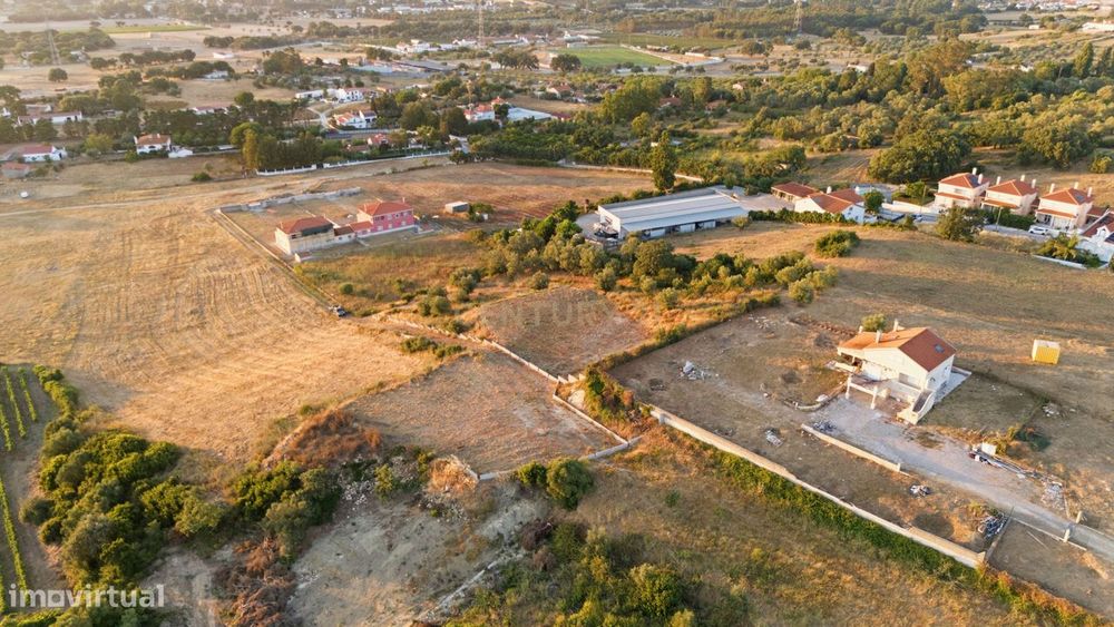 ✨ Terreno Urbano com 2.800 m² em Palmela com PIP aprovado. ✨