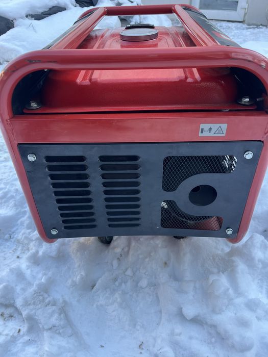 Генератор бензиновий Einhell 2 кВт / 2,4 кВт