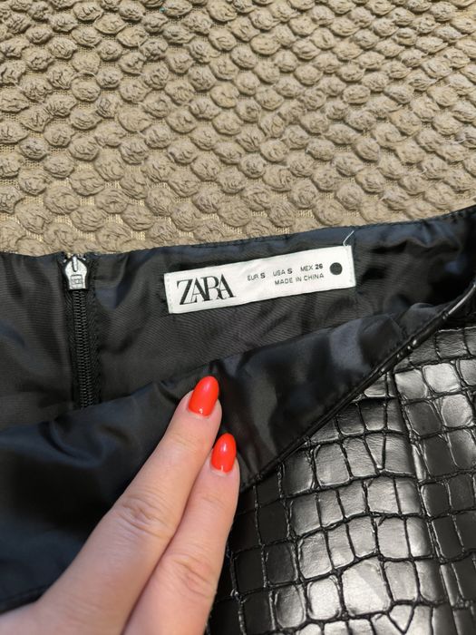 Спідниця  zara розмір S еко шкіра