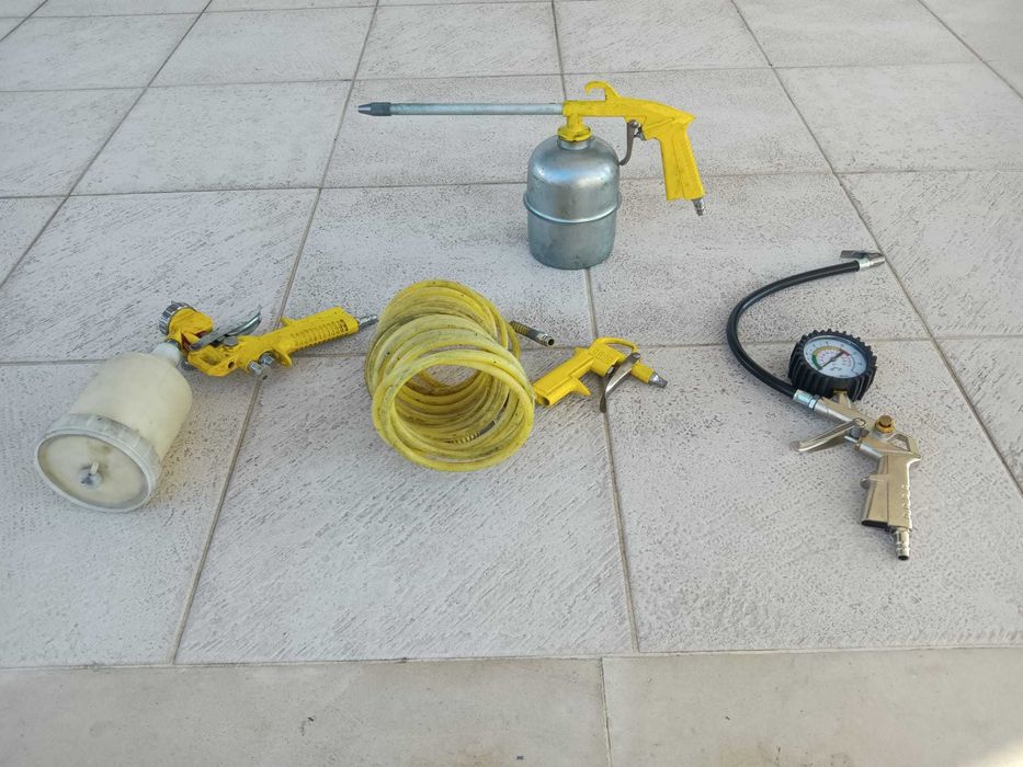 Compressor de ar 50 L 2HP 10 Bar Mecafer com acessórios