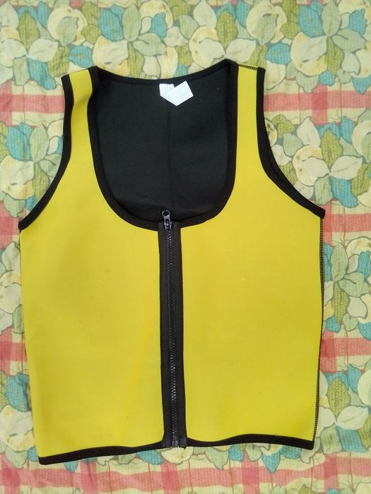 Body surf amarelo e preto bom estado tam S/M só 10€