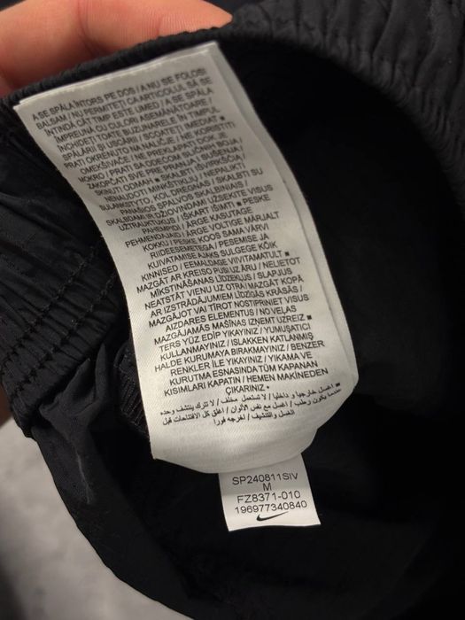 Нейлонові спортивки Nike на утяжках