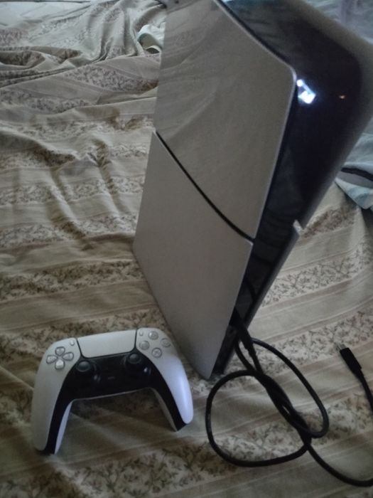 PlayStation 5 com 1 comando