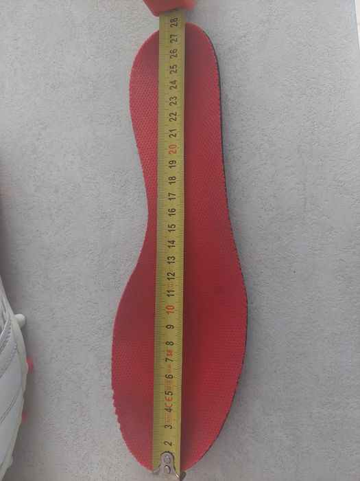 Buty sportowe kipista  korki 44/28cm