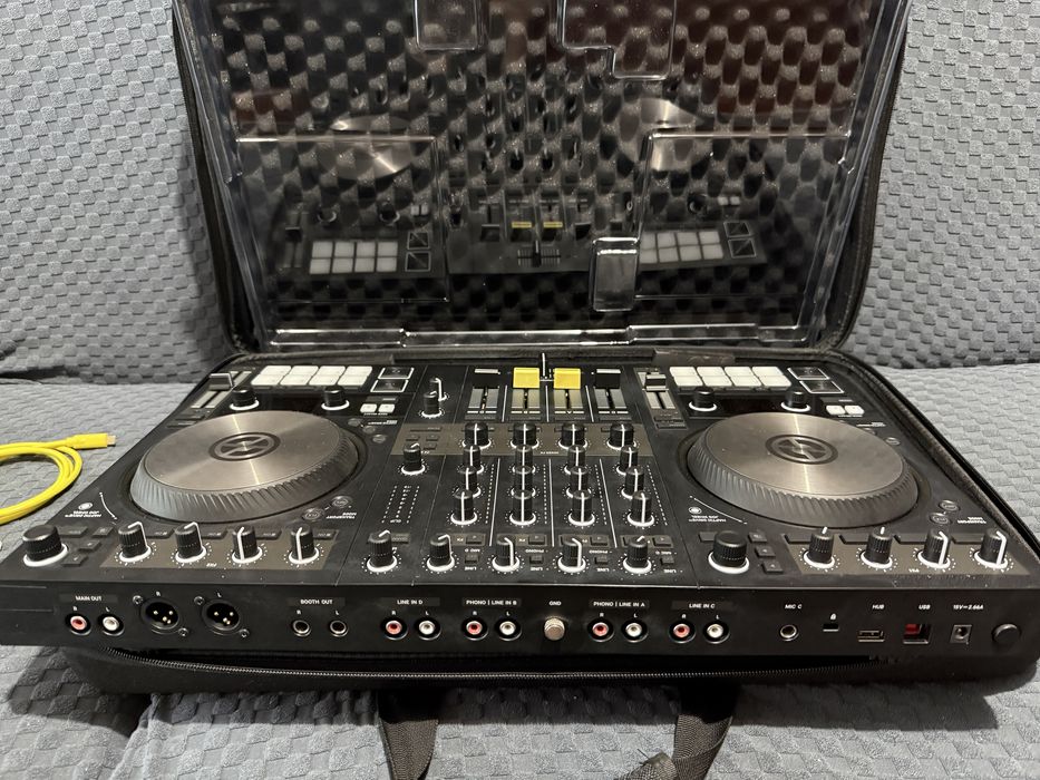 TRAKTOR Kontrol S4 MK3