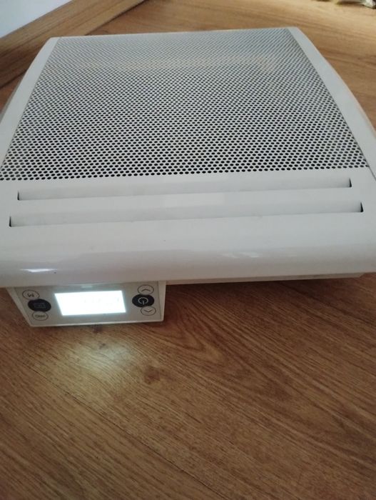 Grzejnik elektryczny z przyczepki kampingowej