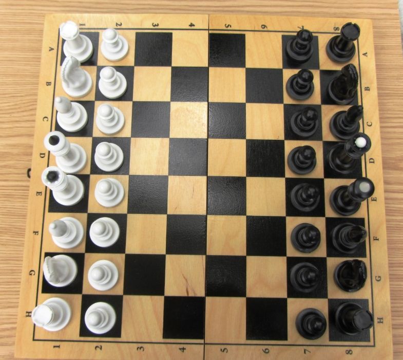 шахматы и шахматная доска новые, комплект, хороший подарок