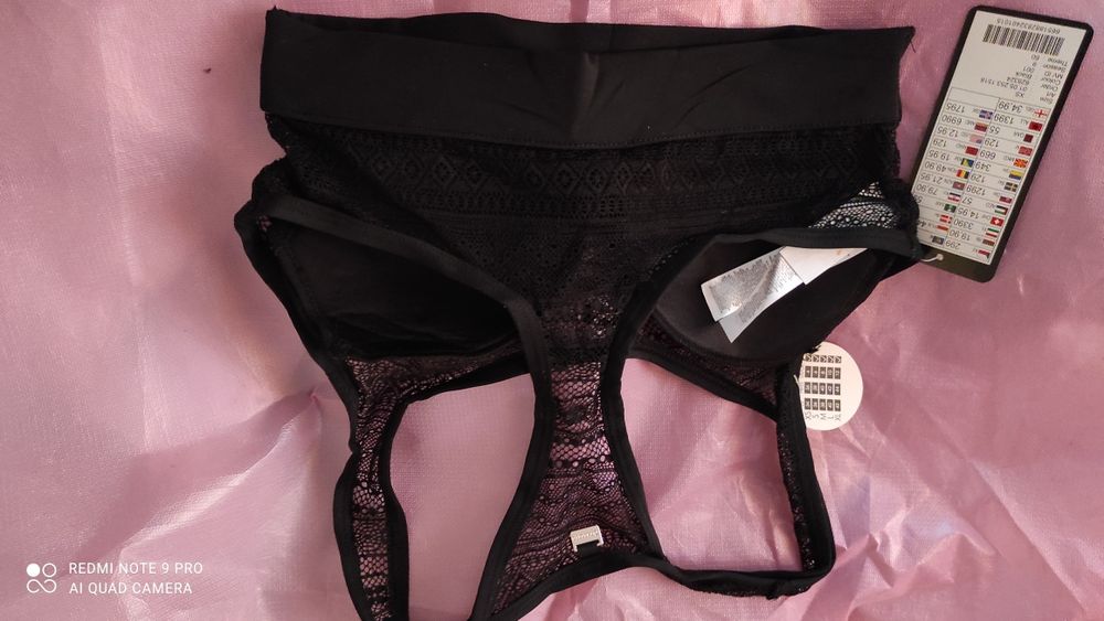 Bardzo ładny top, stanik sportowy rozm. XS koronkowy czarny