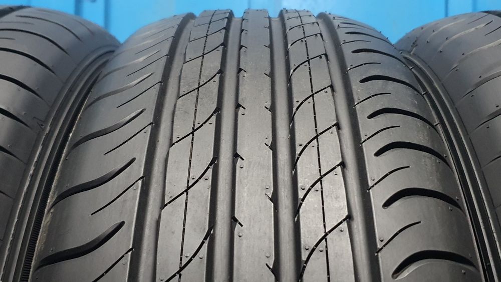 Sprzedam 4 x 235/60 R18 Opony letnie bez napraw - Dunlop