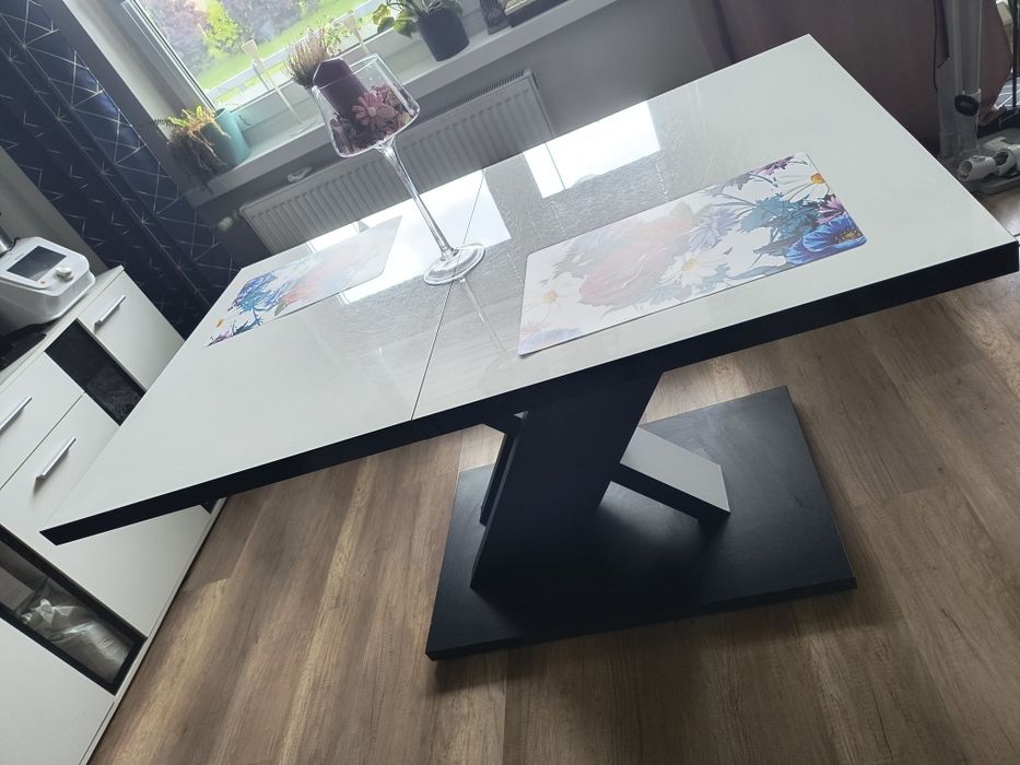 Stół NEXT do jjadalni z Agaty