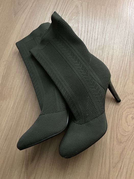 Bota verde cano alto