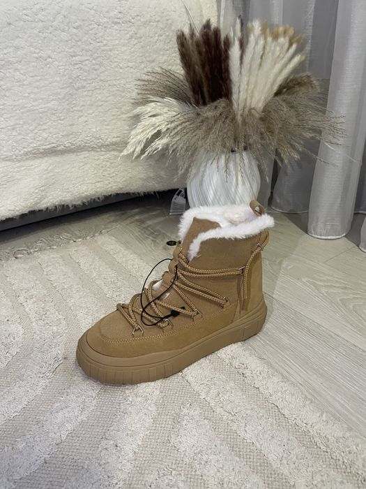 Жіночі  Уги Reserved