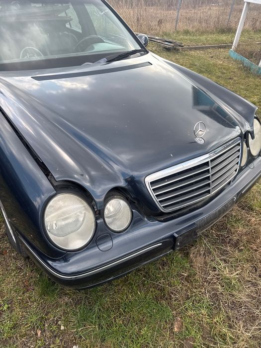 Mercedes w210 lift maska