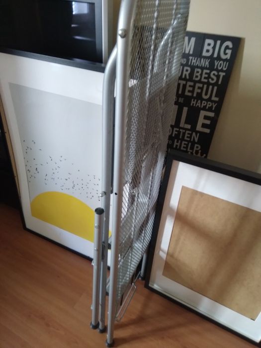 Escadote e tabua de passar a ferro Jata