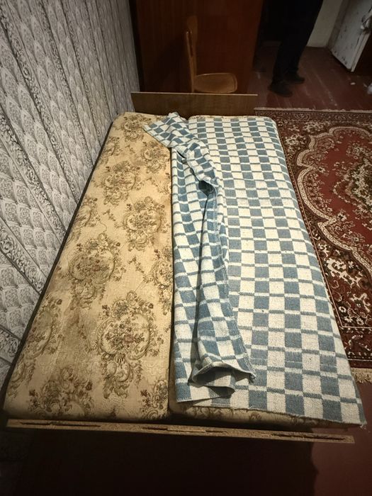 Диван книжка в гарному стані