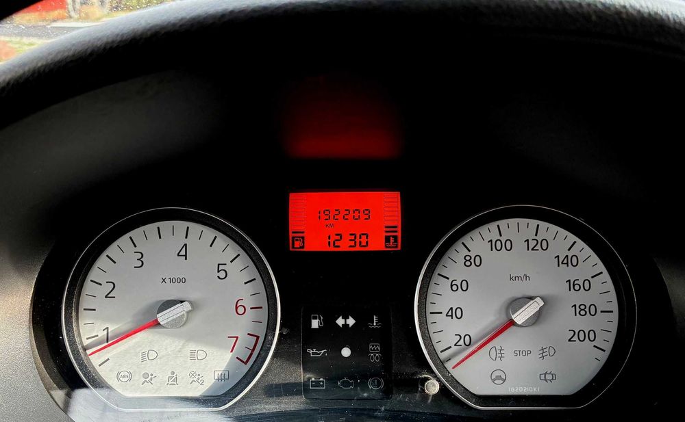 Dacia Sandero 1.4 MPi Najbogatsza Wersja Laureate Klimatyzacja Kamera