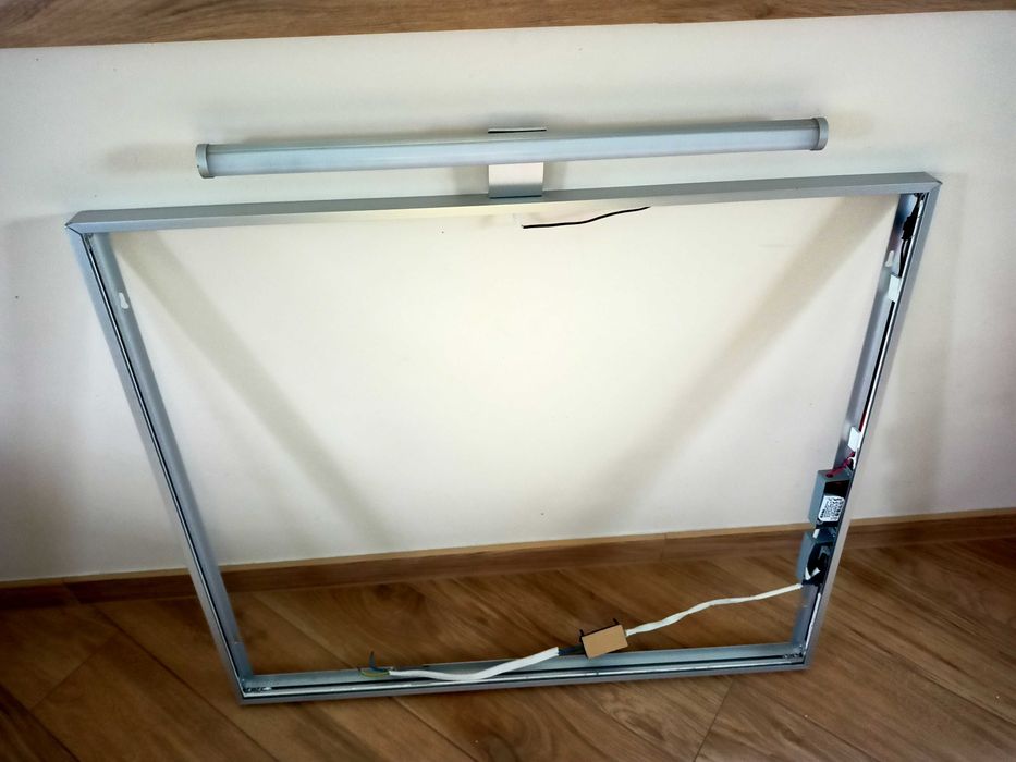 Rama z podświetleniem