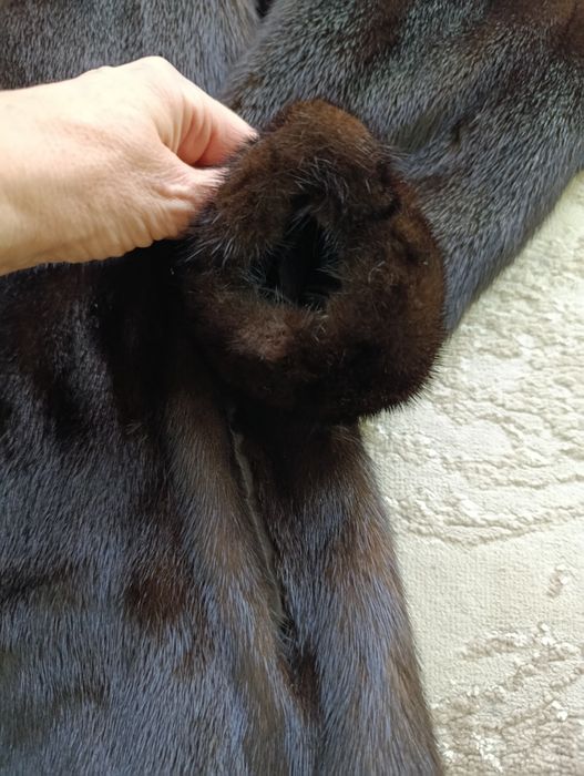 Шуба норкова з капюшоном