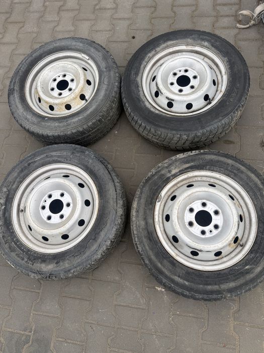 Felga koło opona Iveco Daily 06-24rok model S Pirelli 215/65r16c