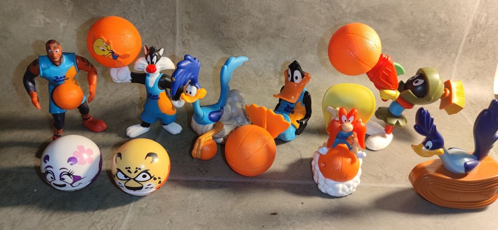 кол-ії іграшок Снупі,Буви,Дом тварини.Тролі.Том Джеррі,Зоряний баскетб