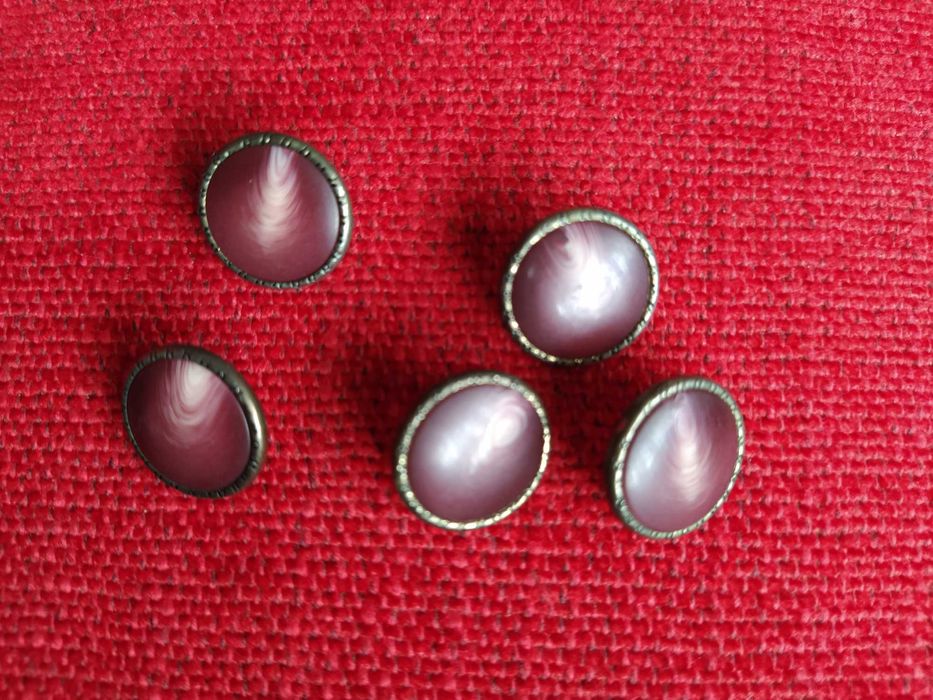 Conjunto 5 Botões Massa + Metal 1,8cm diâmetro violeta e dourado