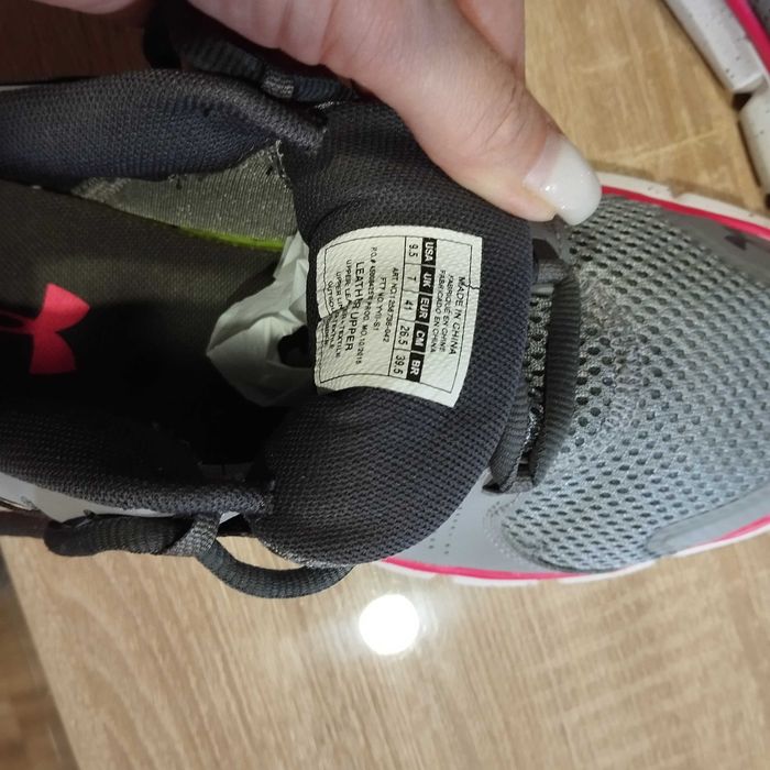Under armour кросівки розмір 41, устілка 26 см