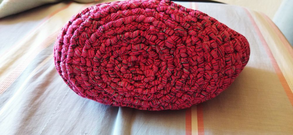 Bolsa artesanal feito em trapilho