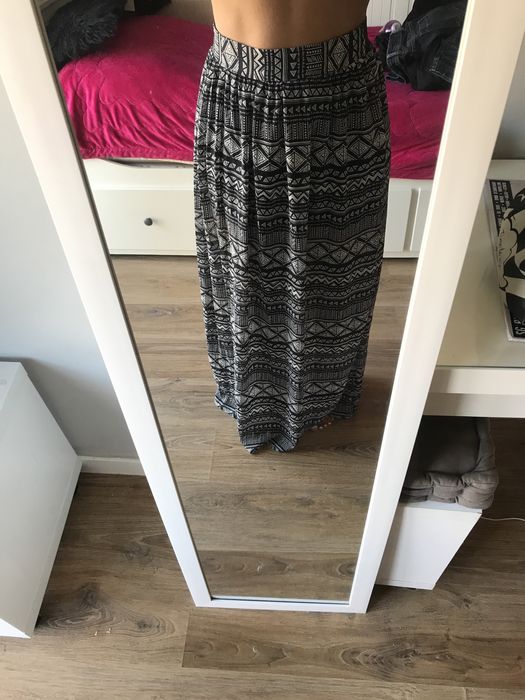 ROUPA MULHER - Calças de ganga, calças tecido e saias