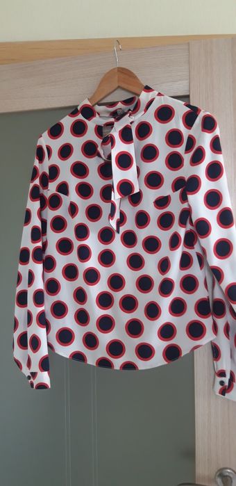 HelenA Шикарная шёлковая блузочка(шёлк отличного качетва).Фирма Helena