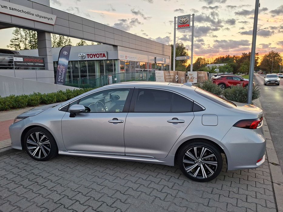 Sprzedam wyjątkową zadbaną toyotę corollę sedan z 2022 roku