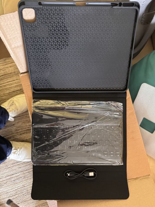Capa com teclado para ipad pro