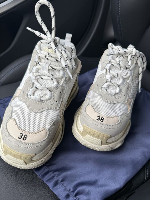 Balenciaga triple s cream