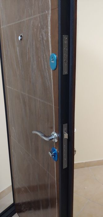 Двери входные!! Покупаете новую дверь! ВАМ ПОДАРОК!