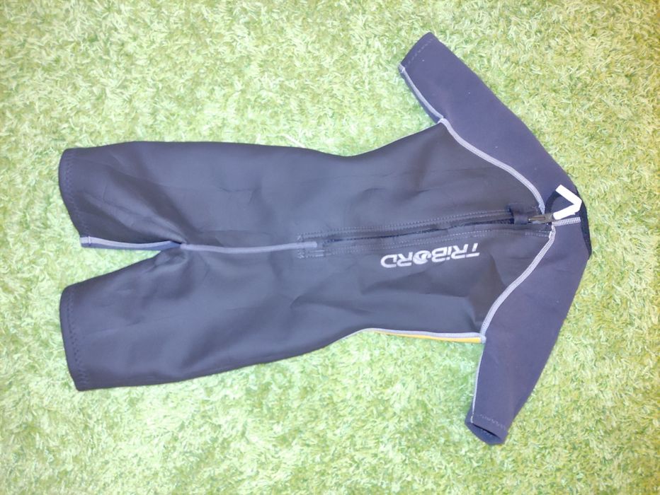 Fato de bodyboard ou surf