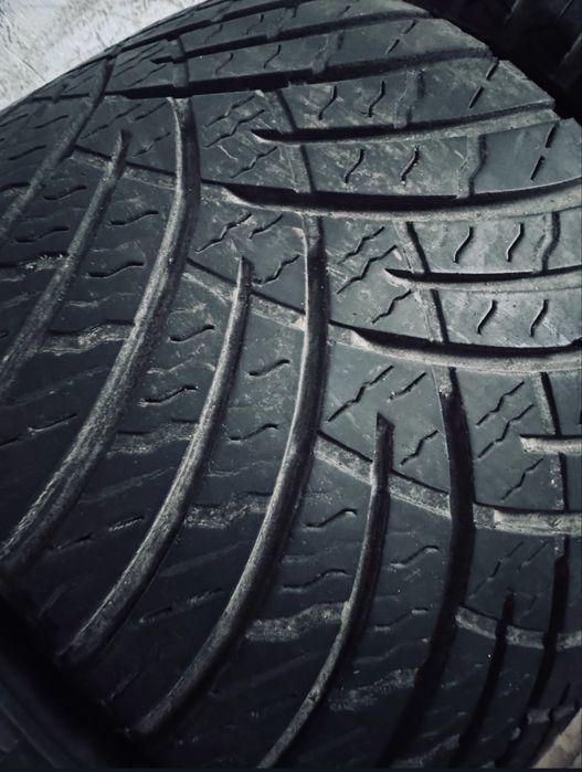 Stan bdb 7,5mm 2022r cena za 4szt Berlin Allseason- 235/35/19