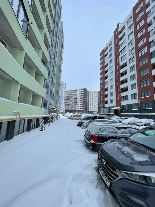 Продаж квартири - студії на Смакули  з ремонтом