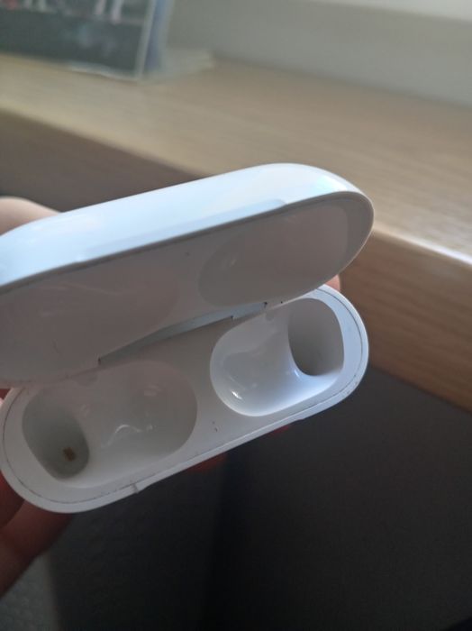 Etui ładujące od air pods pro