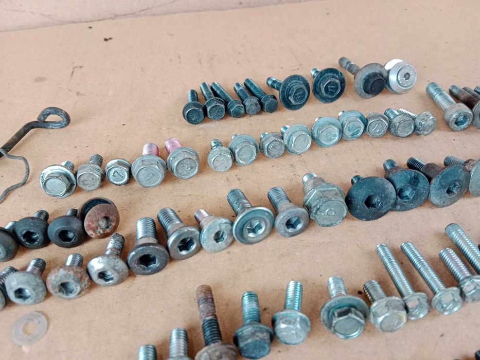 Kawasaki Z1000 SX Śruby Śrubki Owiewek 10-16