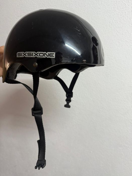 Protecção capacete, joelheiras