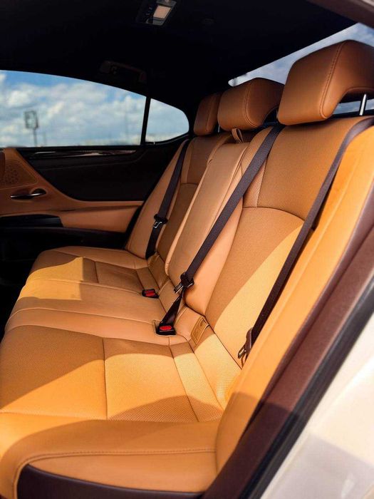 Lexus ES 2021 300h e-CVT