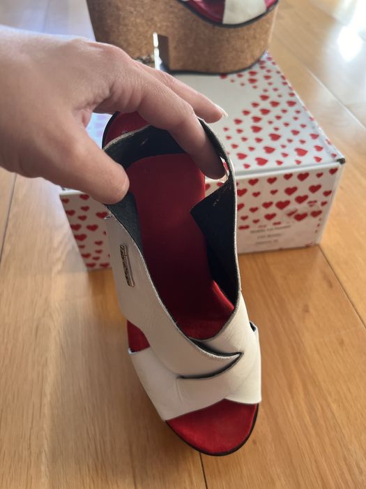 Vendo Sandálias Exclusivas