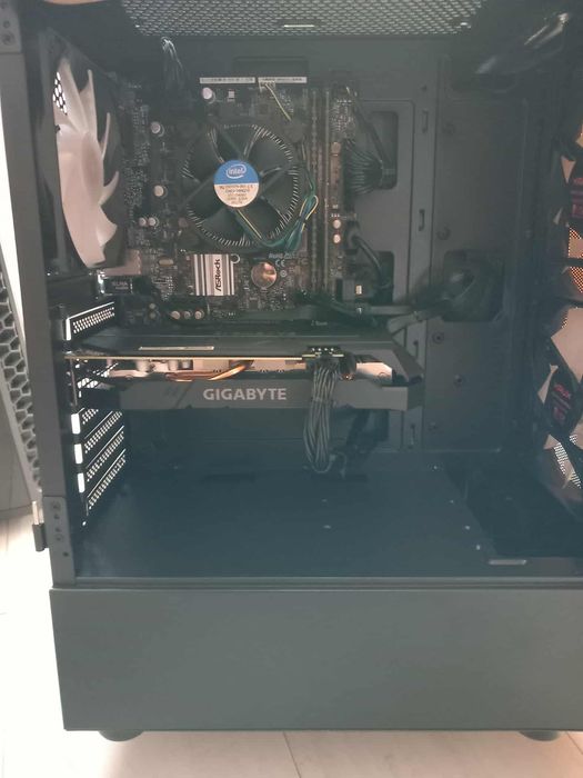 Komputer stacjonarny