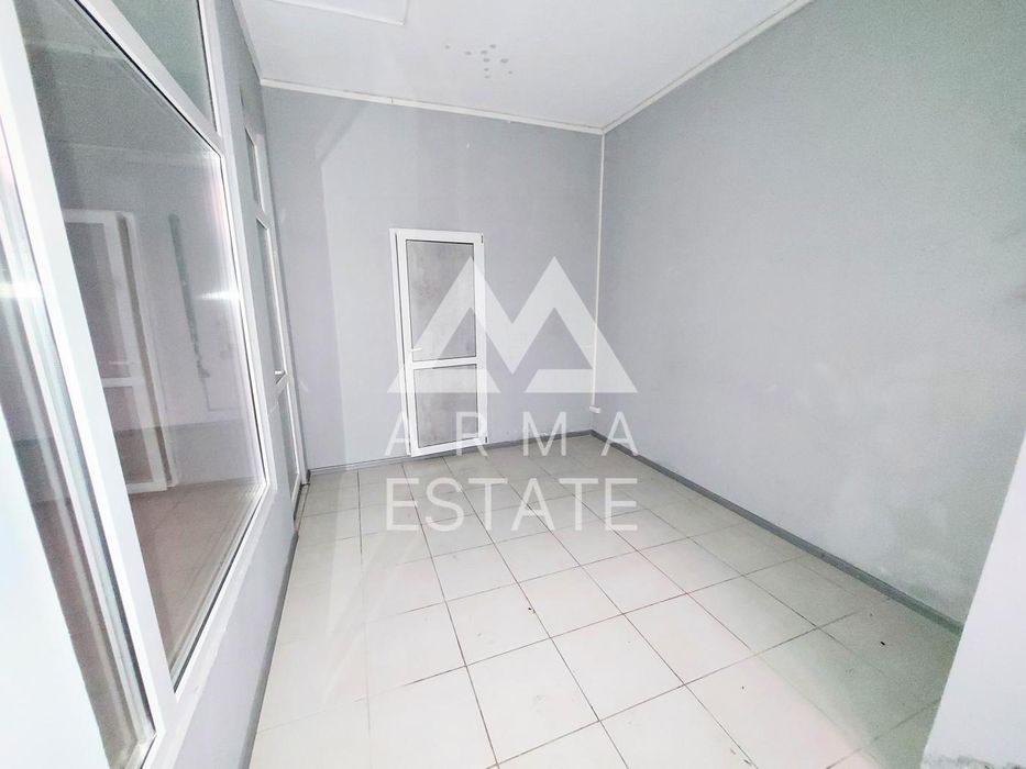 Продаж Торгова площа, ЖК Озерний Гай, Гатне