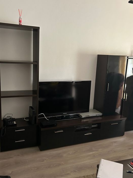 Móvel sala wenge com portas lacadas a preto