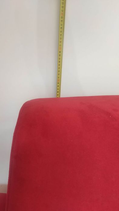 Sofá - cama vermelho extremamente confortável