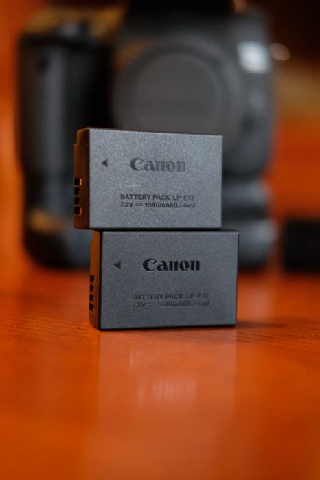 Canon EOS 760D + Punho de baterias + 2 Baterias Originais