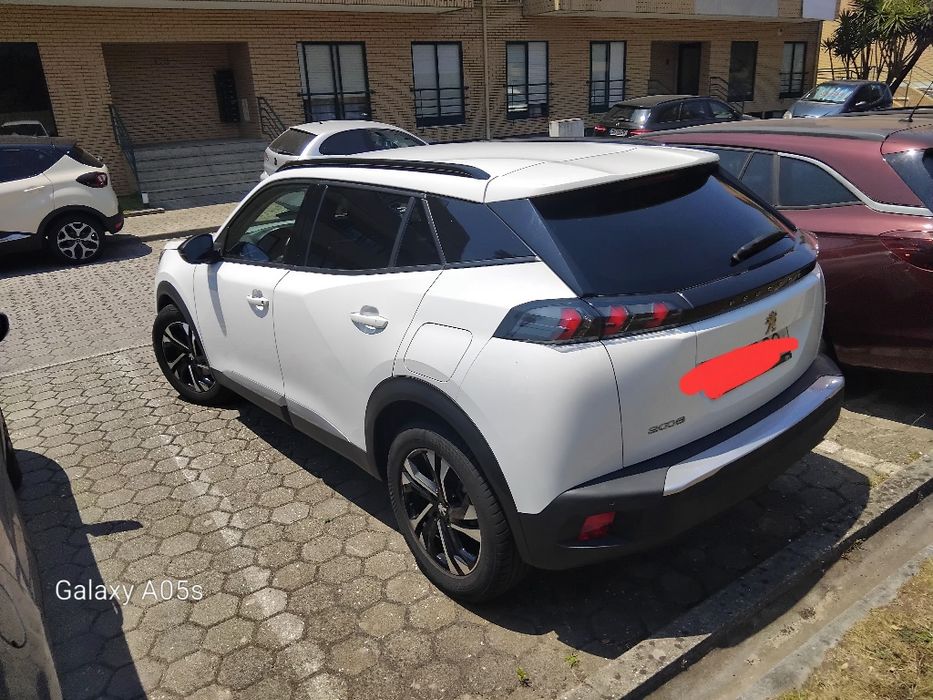 Peugeot 2008. Motor 1 5 BluehDi 130-Allure 5P Eat8, 117.000km Automático,  2022,