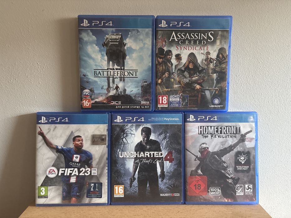 Комплект Playstation 4 з пʼятьма дисками