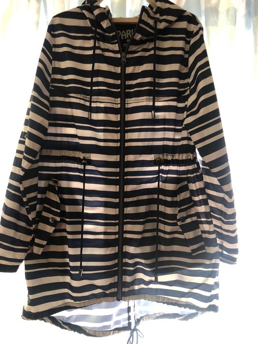 Вітровка дуже стильова нова розмір (м